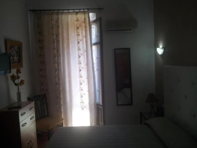 Pension Los Montes Granada 2*,  Spain