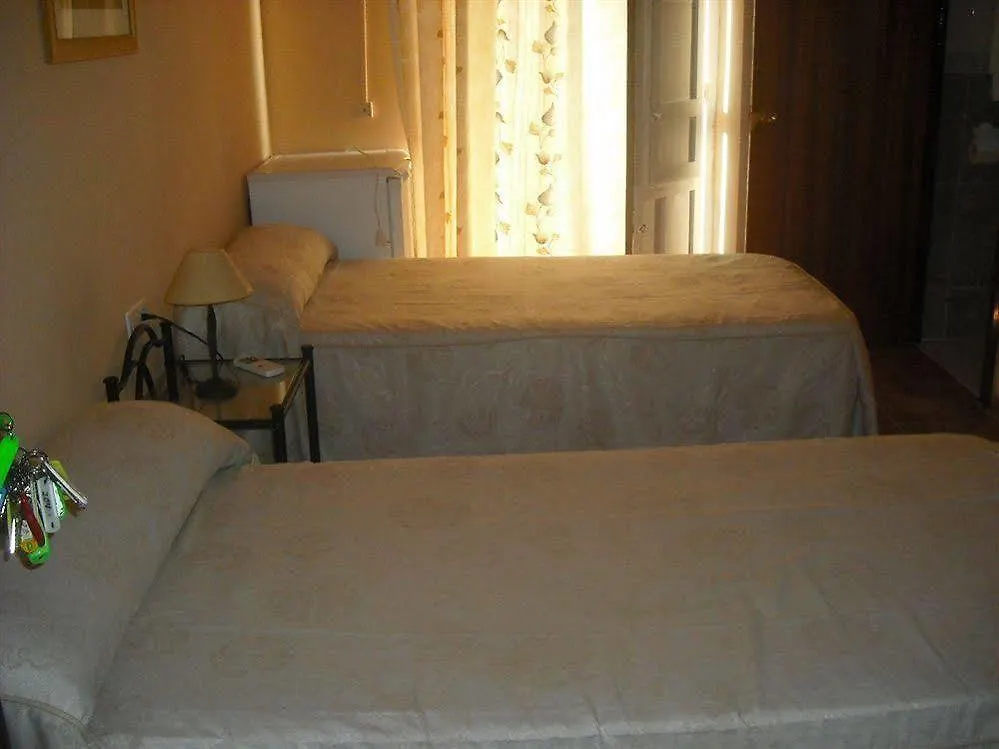 Pension Los Montes Granada Hotel