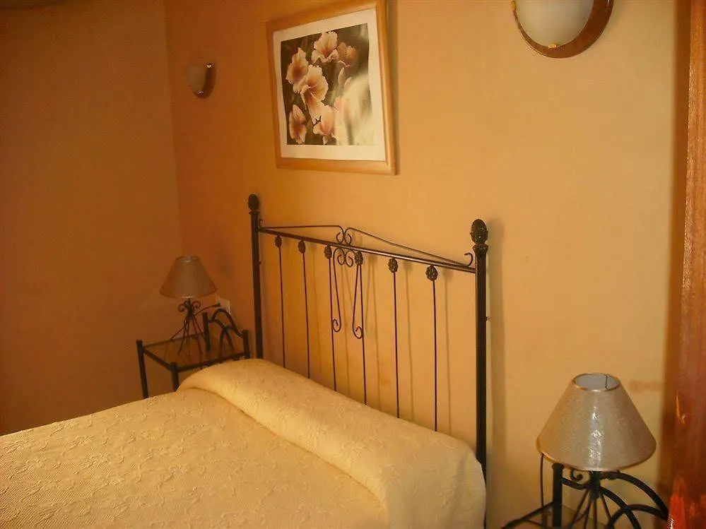 Pension Los Montes Granada Spain