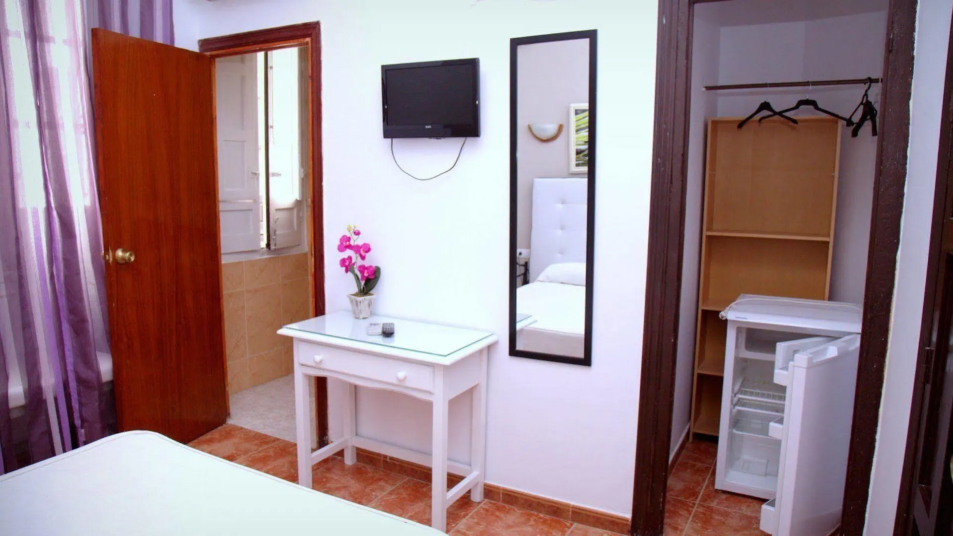 Pension Los Montes Granada