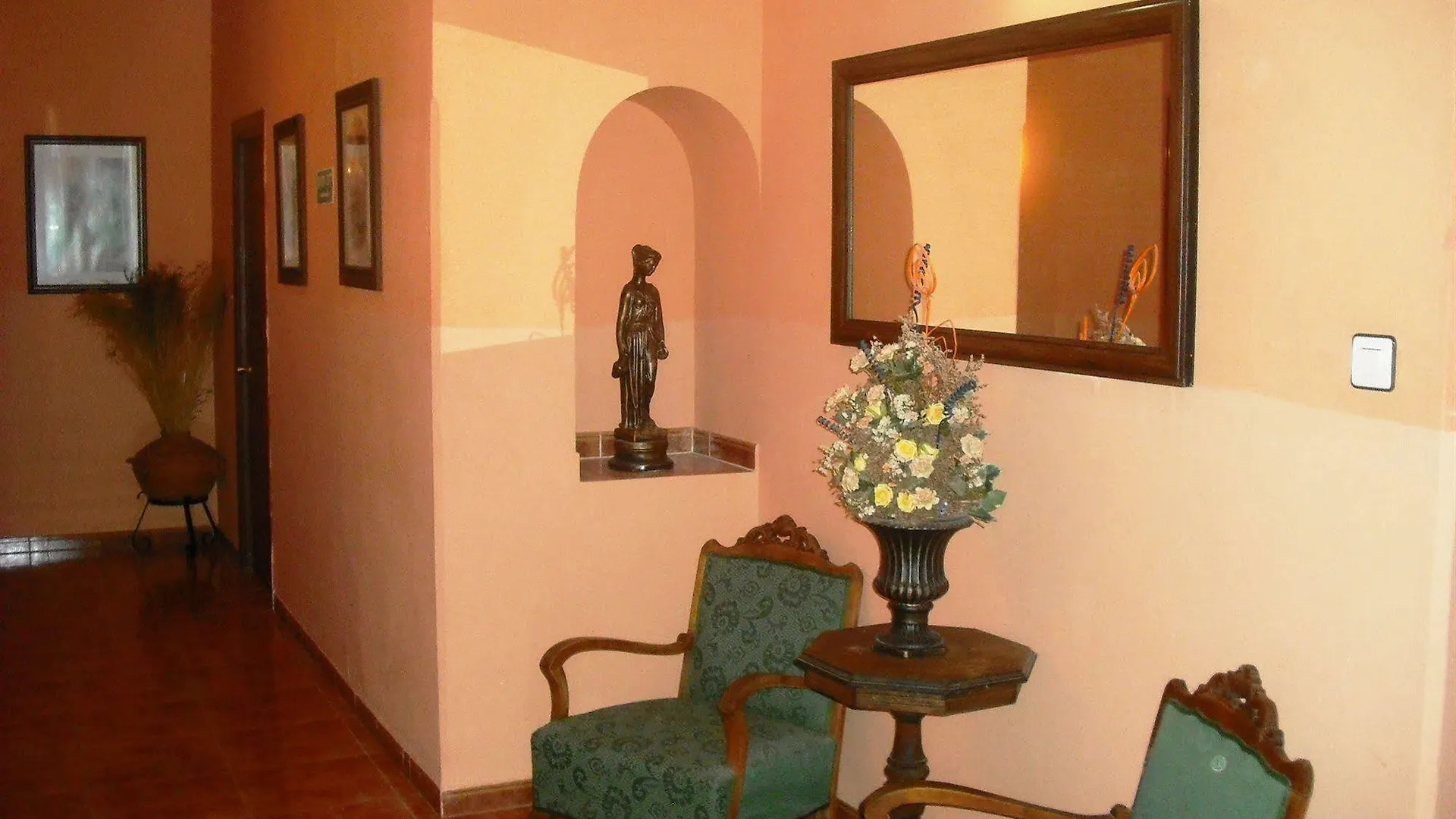 Pension Los Montes Granada 2*,