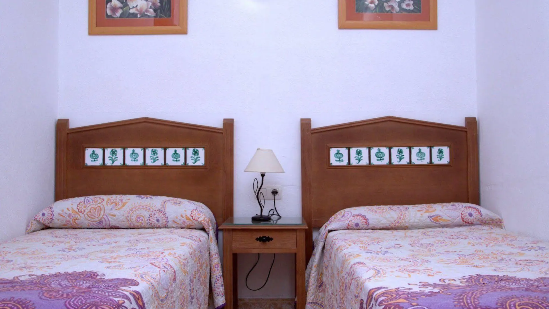 ** Hotel Pension Los Montes Granada Spain